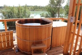 Hot tub red cedar wood, filtration