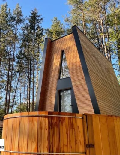 Hot tub and jacuzzi, wood fired hot tub, japanese wood fired hot tub, wood fired jacuzzi, jacuzzi stainless steel, jacuzzi spa, acuzzi spa stainless steel