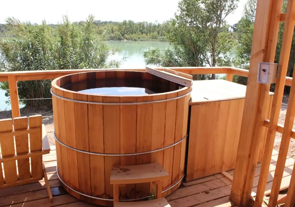 Wooden hot tub cover 150 Bain nordique en bois, bain nordique bois, filtration, cèdre rouge, de cèdre rouge